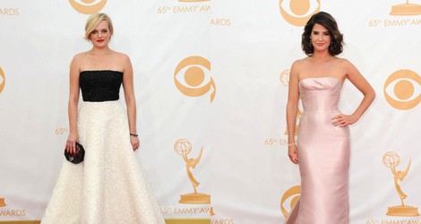 Cobie Smulders con un vestido de J. Mendel en la alfombra roja de los premios Emmy 2013