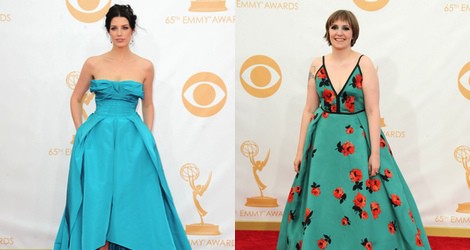 Lena Dunham con un vestido de Prada en la alfombra roja de los premios Emmy 2013