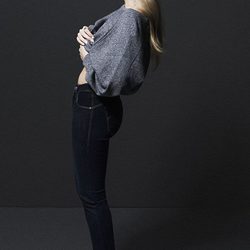 Laura Hayden de perfil en una imagen de la campaña otoño/invierno 2013 de Levi's