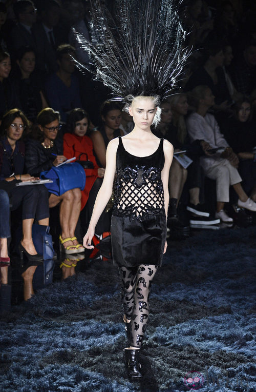 Vestido de satén de la colección primavera/verano 2014 de Louis Vuitton