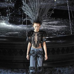 Top y pantalón de la colección primavera/verano 2014 de Louis Vuitton en Paris