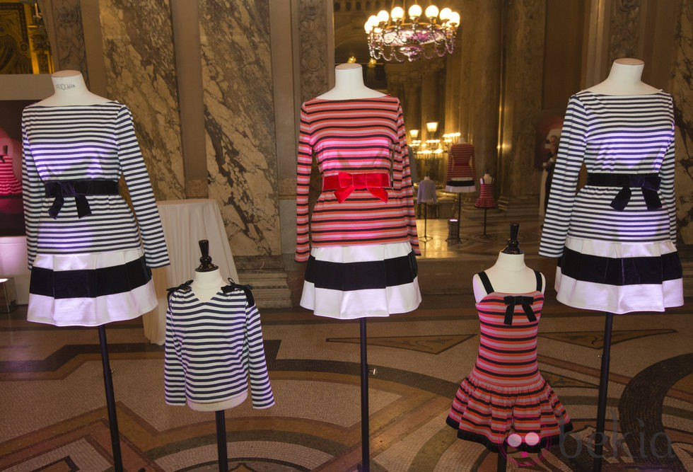 Diseños de Christian Lacroix para la firma francesa Petit Bateau presentados en la ópera de Paris