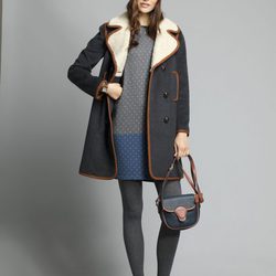 Abrigo con cuello de borreguito de la colección otoño/invierno 2013/2014 de Indi&Cold