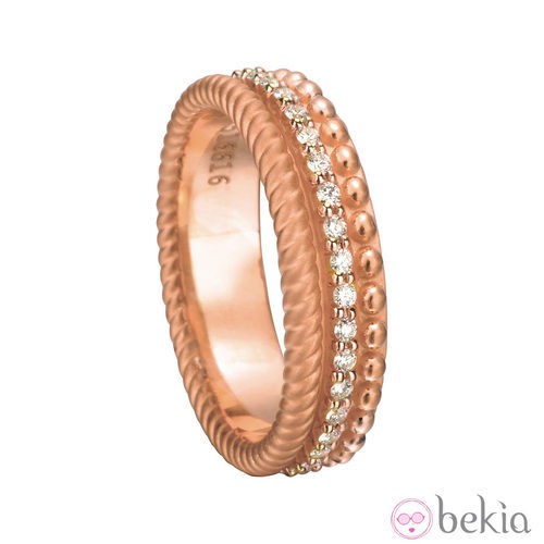 Anillo nupcial de oro rosa de la colección 'Ruedo Bridal' de Carrera y Carrera