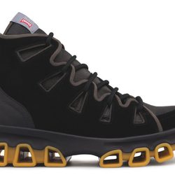 Zapatilla para hombre de Bernhard Willhelm de la colección otoño/invierno 2013/2014 de Camper