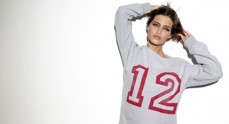 Sara Carbonero con una sudadera de 'The Hip Tee by Sara'