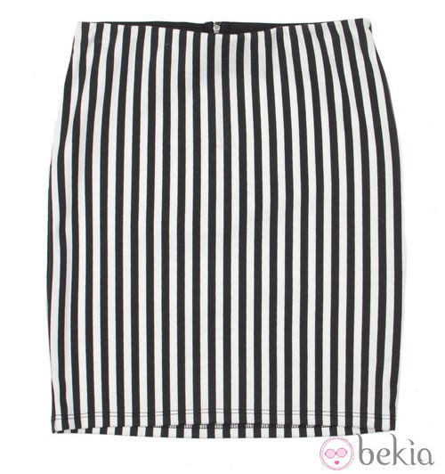 Falda de rayas de la colección cápsula de Minnie y Mickey de Bershka