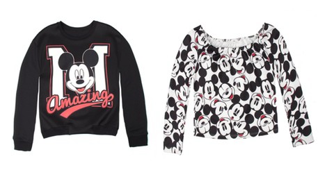 Sudadera azul de la colección cápsula de Minnie y Mickey de Bershka