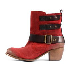Botines color rojo de la colección otoño/invierno 2013 de Sixtyseven