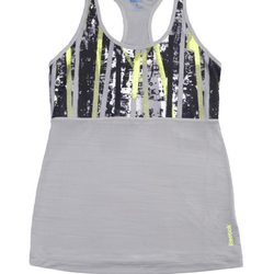 Camiseta gris de la colección Reebok Aerobics