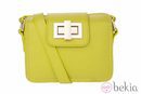 Mini bolso amarillo de la colección otoño/invierno 2013/2014 de Asos