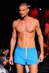Bañador corto azul de 2(X)ist para verano de 2012