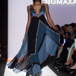 Vestido con escote pico de BCBG Max Azria, colección primavera de 2012