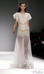 Diseño blanco de encaje de Tadashi Shoji, colección primavera de 2012