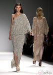 Vestido de inspiración romana de Tadashi Shoji, colección primavera de 2012