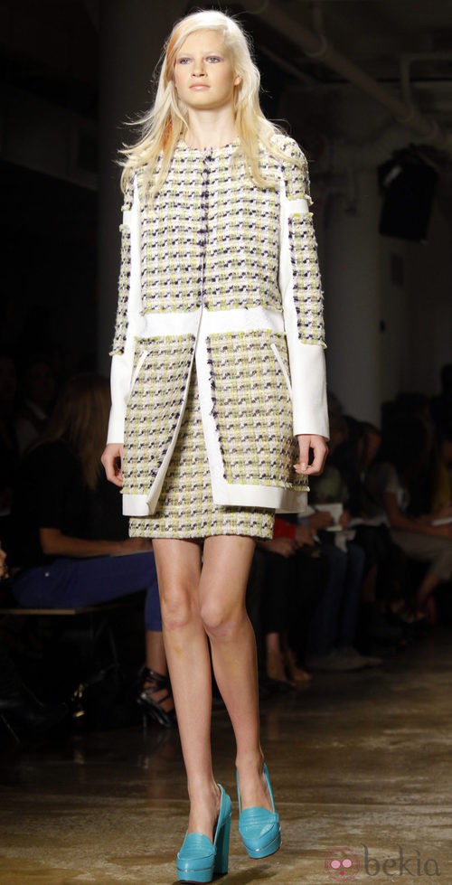 Gabardina de tweed de Peter Som, colección primavera de 2012