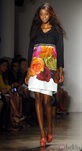 Gabardina con rosas estampadas de Peter Som, colección primavera de 2012