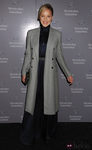 Abbie Cornish en el backstage de Tommy Hilfiger, colección para primavera de 2012