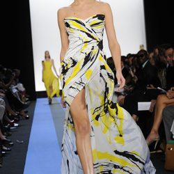 Vestido estampado de Monique Lhuillier, colección primavera de 2012