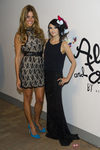 Kelly Bensimon y la diseñadora Stacey Bendet en la presentación de su colección para primavera de 2011