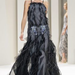 Vestido con cola de Carolina Herrera, colección primavera 2012