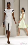 Diseño bicolpor de Carolina Herrera, colección primavera 2012