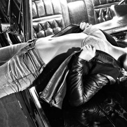 Rihanna saca su lado más sexy para Armani
