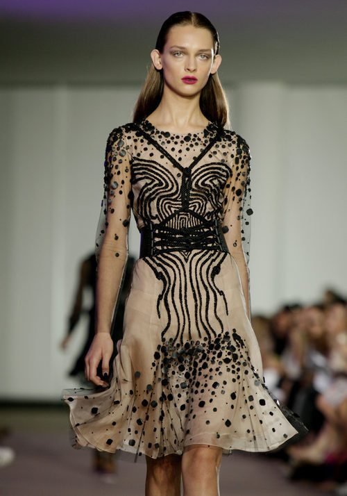 Vestido semitransparente de Prabal Gurung, colección primavera 2012