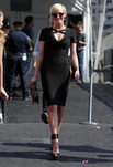 Ashley Simpson tras el desfile de Hervé Léger