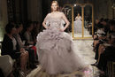 Diseño con falda de capas de Marchesa, colección primavera de 2012