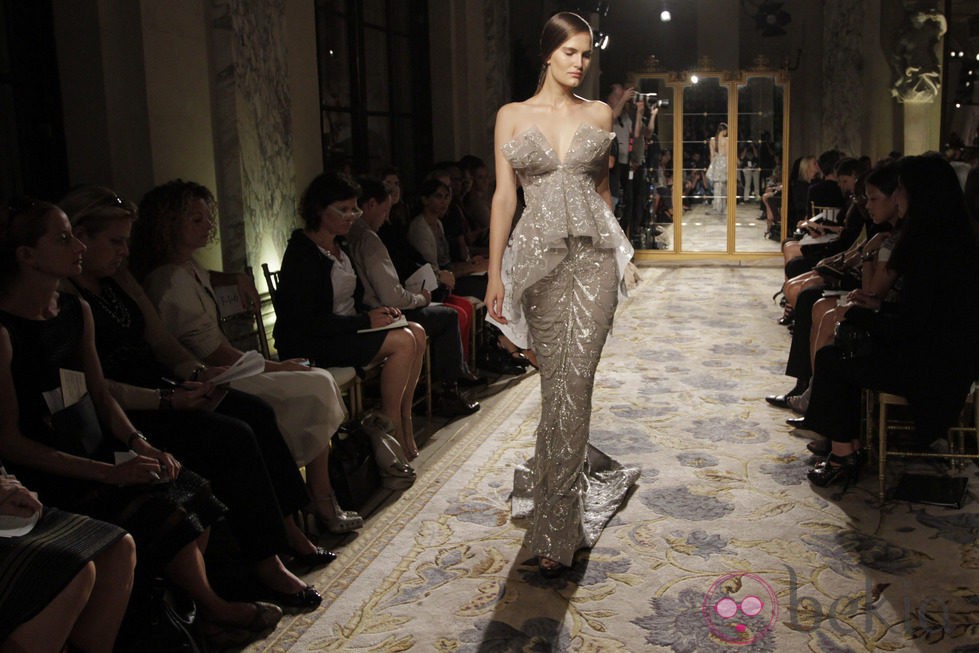 Vestido plateado de Marchesa de la colección primavera de 2012