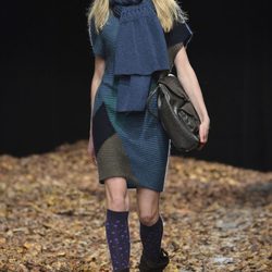 Vestido de punto azul de la colección otoño/invierno 2013/2014 de Benetton