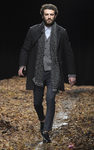 Abrigo negro de la colección otoño/invierno 2013/2014 de Benetton