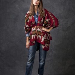 Poncho de la colección otoño/invierno 2013/2014 de Springfield