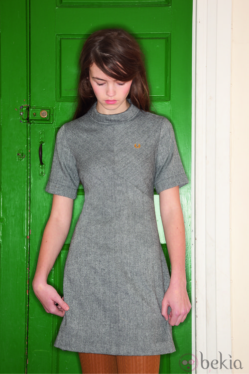 Vestido gris de la colección otoño/invierno 2013/2014 de Fred Perry