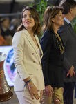 Carlota Casiraghi con traje de chaqueta premamá