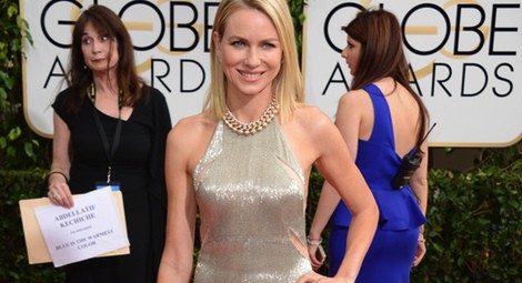Naomi Watts con un vestido de Tom Ford en la alfombra roja de los Globos de Oro 2014