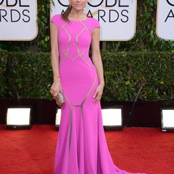 Maria Menounos con un vestido de Max Azria en la alfombra roja de los Globos de Oro 2014
