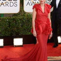 Bérénice Béjo con un vestido de Giambattista Valli en la alfombra roja de los Globos de Oro 2014