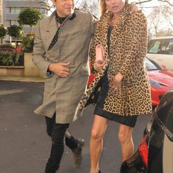 Kate Moss y su marido Jamie Hince salen a comer el día del cumpleaños de la modelo