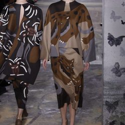 Vestido estampado de la colección primavera/verano 2014 Alta Costura de Valentino en la Semana de la Moda de París