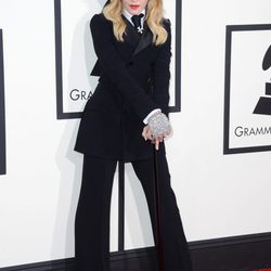 Madonna con un esmoquin de Ralph Lauren en la alfombra roja de los Premios Grammy 2014