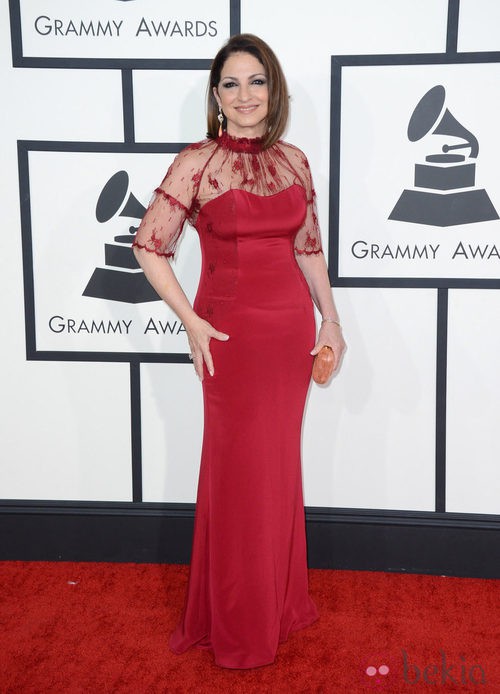 Gloria Stefan con un vestido de Gustavo Cadile en la alfombra roja de los Premios Grammy 2014