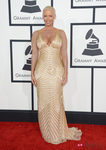 Amber Rose con un vestido de Naeem Kahn en la alfombra roja de los Premios Grammy 2014