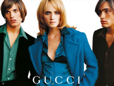 Amber Valetta posa para la campaña otoño/invierno 1995 de Gucci