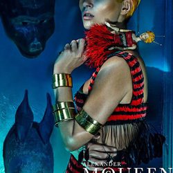 Kate Moss protagoniza la campaña primavera/verano 2014 de Alexander McQueen