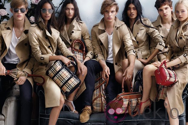Gabardinas de la colección primavera/verano 2014 de Burberry