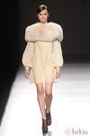 Vestido nude de Devota & Lombra en Madrid Fashion Week otoño/invierno 2014/2015