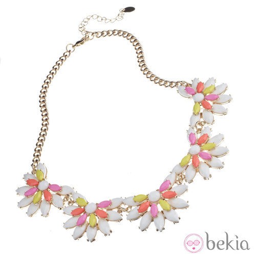 Collar de flores de la colección 'Prom' primavera/verano 2014 de Claire's