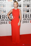 Iggy Azalea con un vestido de Elie Saab en la alfombra roja de los Brit Awards 2014
